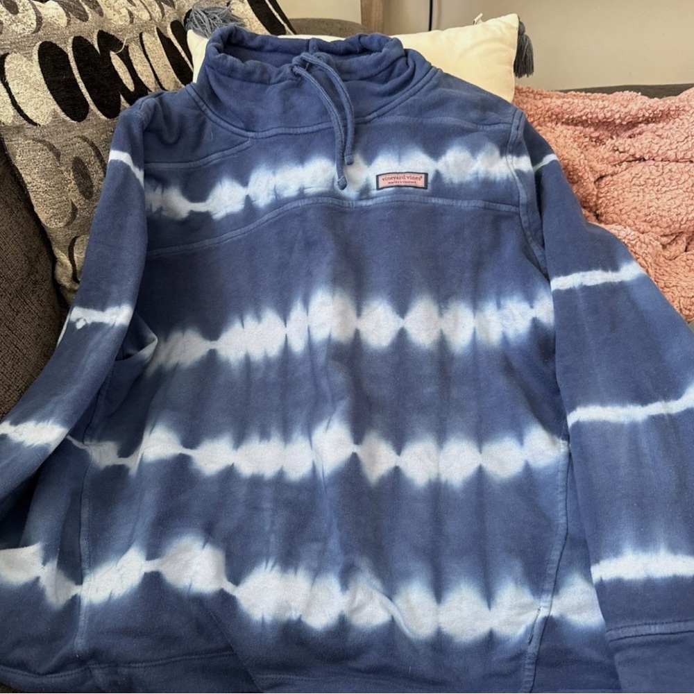Vineyard Vines tie dye cowl neck sweatshirt
